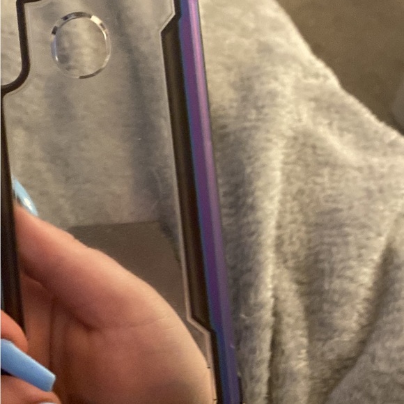 I’m selling it because I got a new phone. - Picture 7 of 7